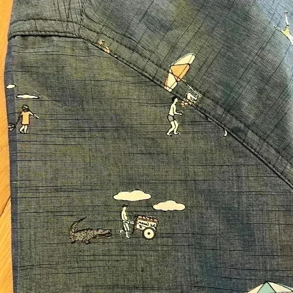 Free planet button up - Picture 3 of 3